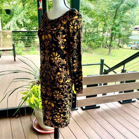 ♥️PARIS—‘Leo Guy’ VERY cool Knit Dress … Versace- Esq print — Soft & Stretchy ♥️ - Picture 5 of 15